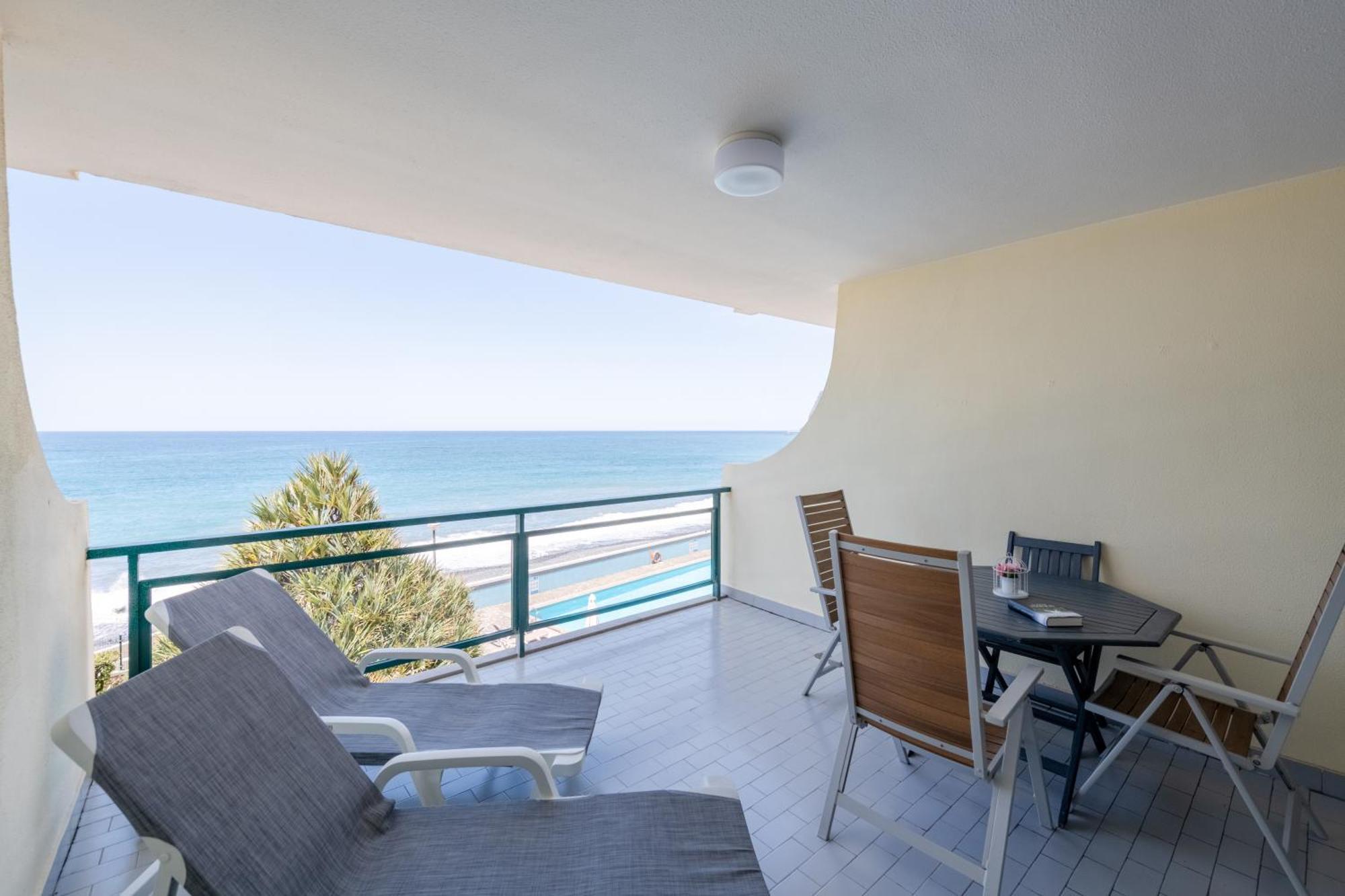Atlantic View Apartment At Formosa Beach フンシャル エクステリア 写真