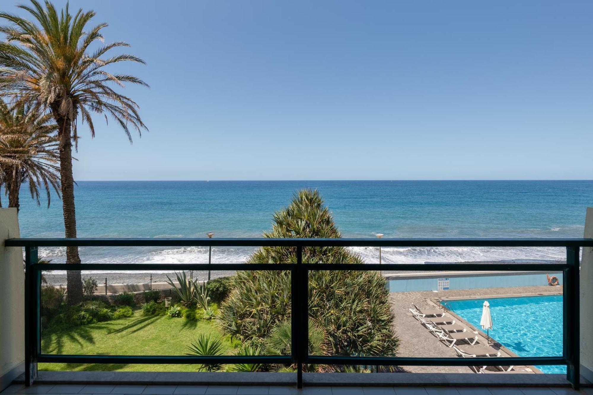 Atlantic View Apartment At Formosa Beach フンシャル エクステリア 写真