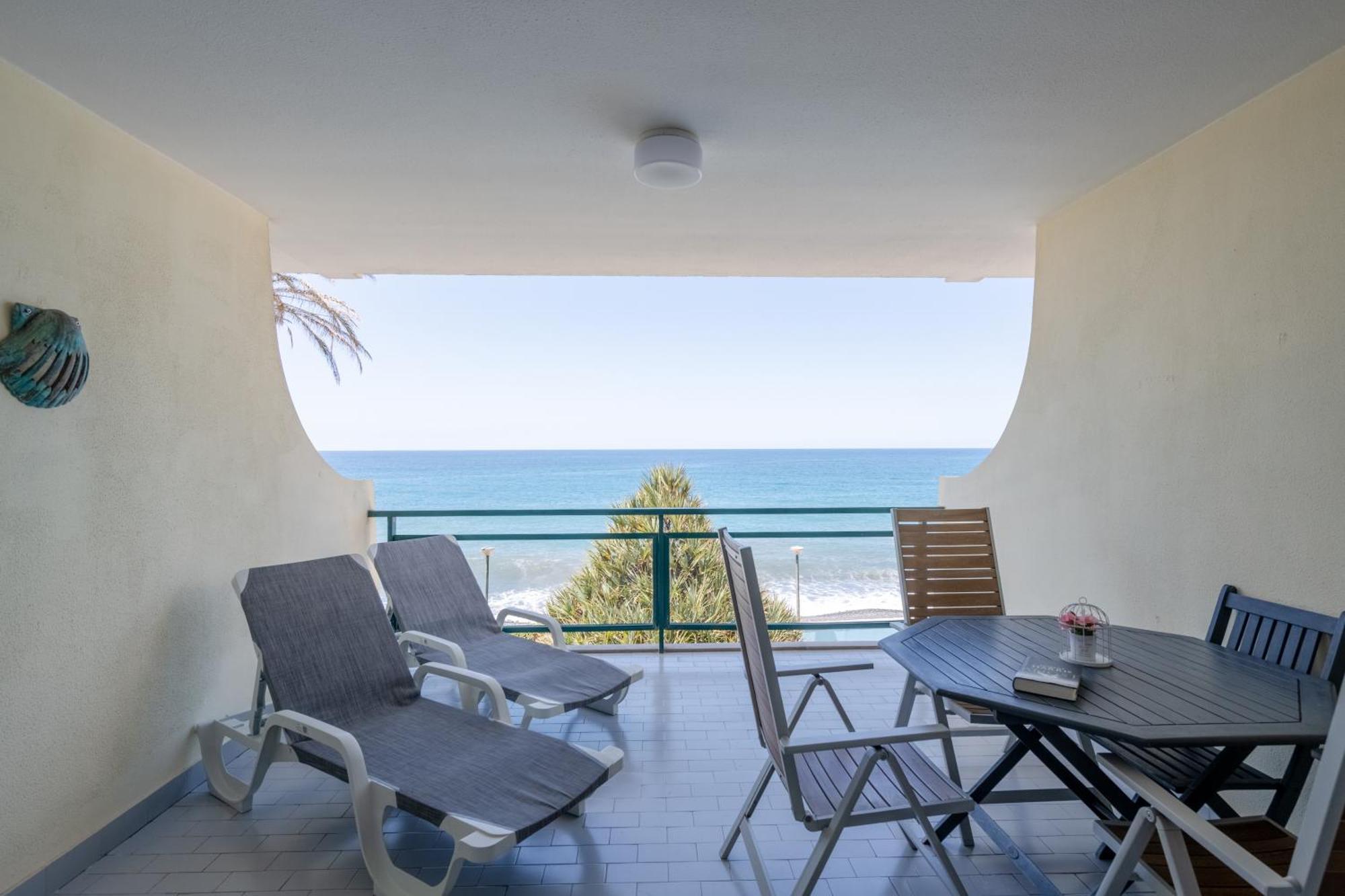 Atlantic View Apartment At Formosa Beach フンシャル エクステリア 写真