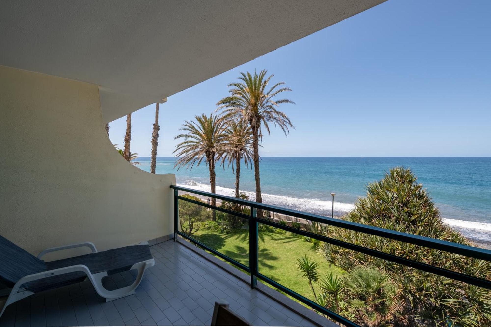 Atlantic View Apartment At Formosa Beach フンシャル エクステリア 写真