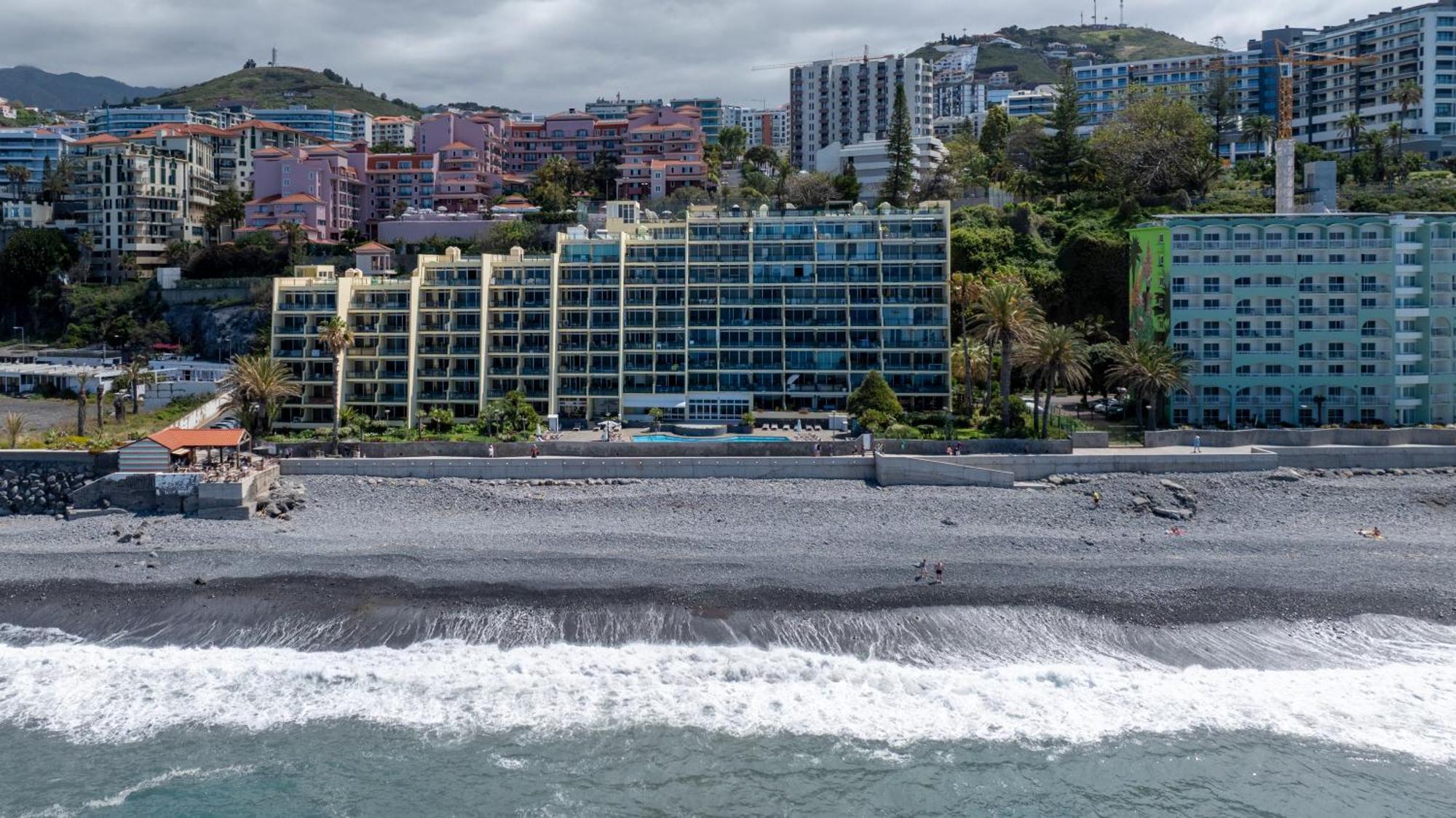 Atlantic View Apartment At Formosa Beach フンシャル エクステリア 写真